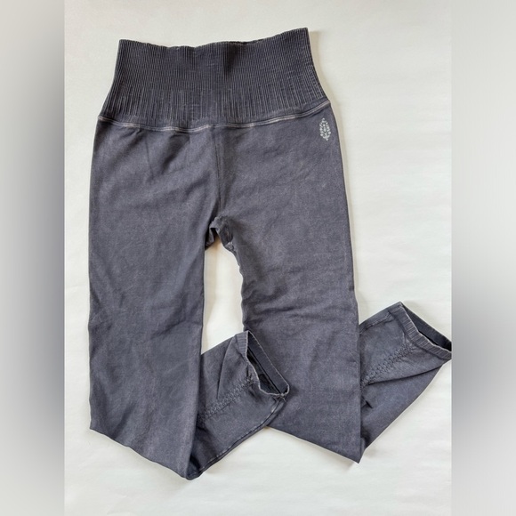 NEW Free People Movement Shanti Leggings NWOT Gray Good Karma - Picture 2 of 8